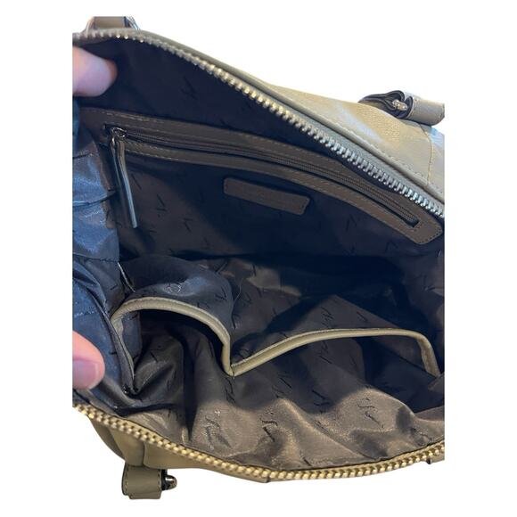 ~SIMPLY VERA VERA WANG~LOGO~PU~TAUPE~ZIP CLOSURE~SHOULDER HOBO BAG PURSE - Picture 8 of 12